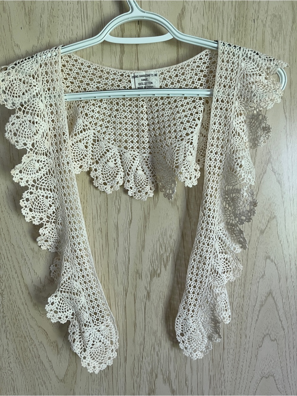 Hand-Crocheted Peking Handicraft Annie Scalloped Lace Collar